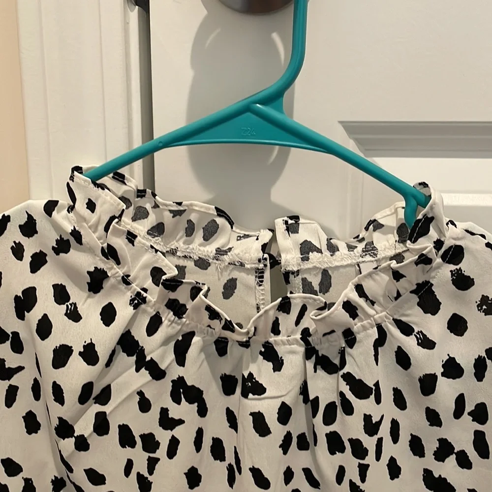 Avanova Women's Leopard Printed Ruffle Hem Long Sleeve Mock Neck Blouses Top - Picture 6 of 12